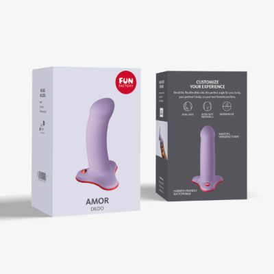 Dildo cor-de-rosa claro com base para sucção e embalagens branca e preta com texto e ícones