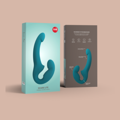 Caixas do brinquedo SHARE LITE azul com embalagens azul e castanha e textos em inglês