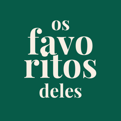 Texto os favoritos deles em fundo verde escuro