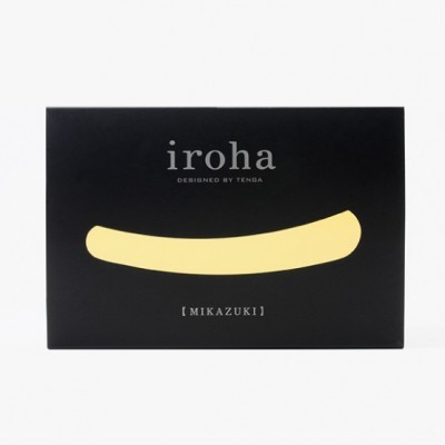 Caixa preta com texto iroha DESIGNED BY TENDA e desenho amarelo curvo