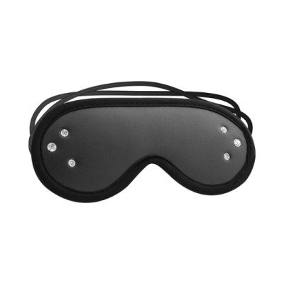Máscara para olhos preta com rebites metálicos e fitas elásticas
