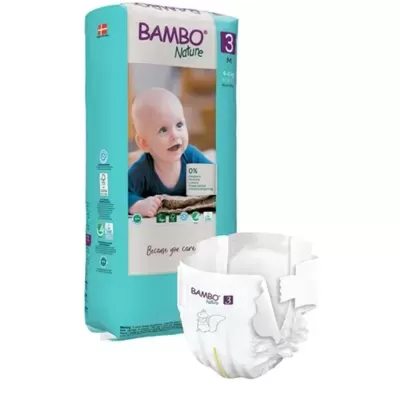 Pacote de fraldas BAMBO Nature tamanho 3 e fralda branca destacada