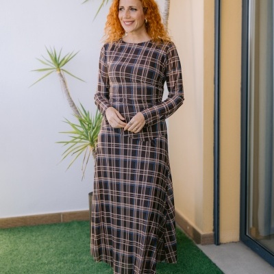 Vestido comprido xadrez castanho bege azul com manga comprida