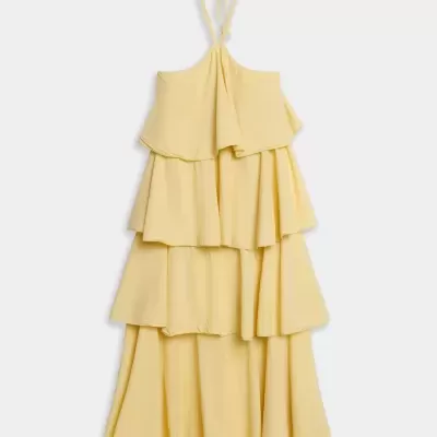 Vestido amarelo claro de camadas com alças finas