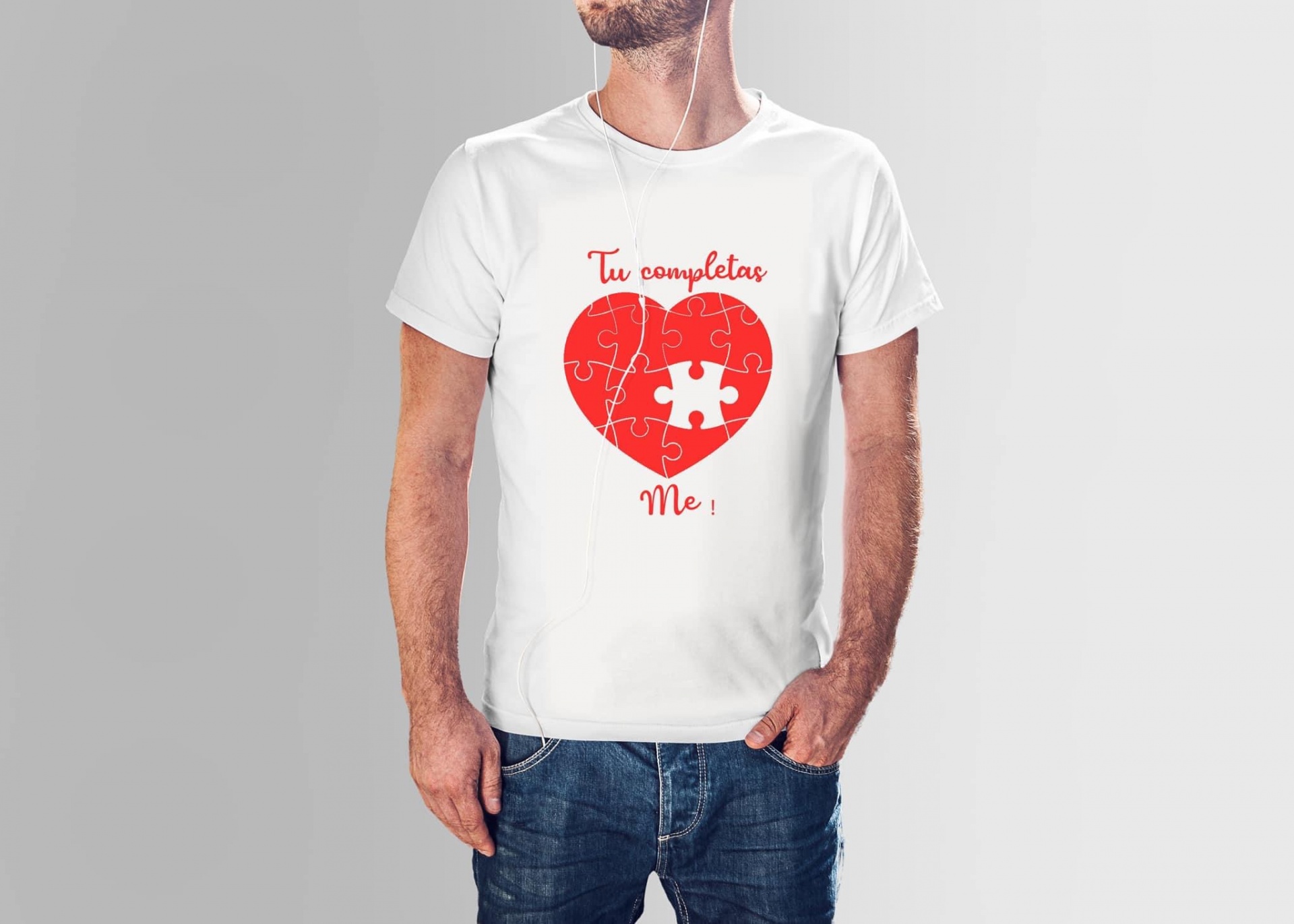 T-Shirts (Tu completas-me) Camiseta branca com estampa em coração e texto vermelho