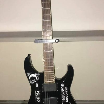 https://www.hmcustomprinting.pt/product/kirk-hammett-ouija-set-of-custom-stickers-decals-for-lectric-guitar
