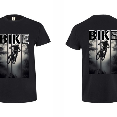 T-shirt preta com design de ciclista e texto BIKE na frente e atrás