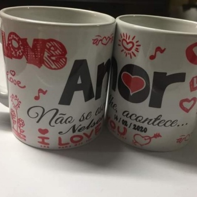 https://www.hmcustomprinting.pt/product/caneca-o-amor-nao-se-escolhe-acontece
