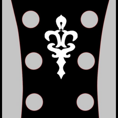 Pala de guitarra Ibanez preta com logótipo e detalhe branco