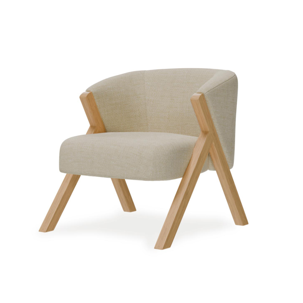 Cadeirão com braços madeira estofado Sintra Poltrona bege com estrutura de madeira clara