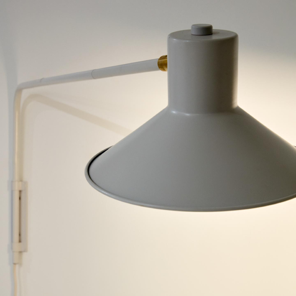 Aplique de Parede Giratório em Metal Arias Candeeiro de parede branco com braço articulado e cúpula cónica