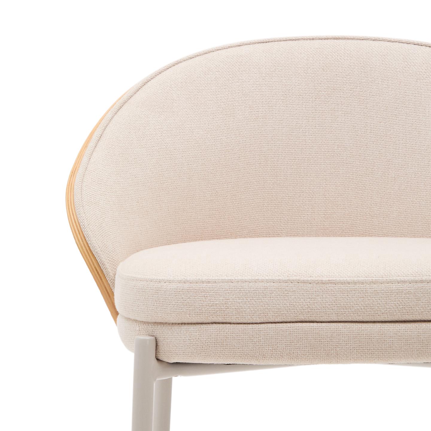 Cadeira alta Emmy, estofada, madeira, bege, 77cm Cadeira estofada bege com estrutura de madeira e pernas em metal cinzento