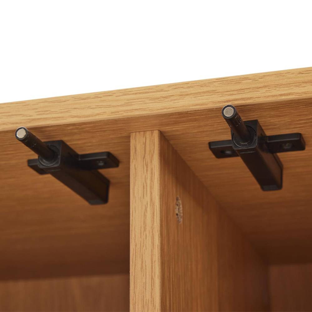 Aparador Sydney em MDF e Melamina 160x75 Móvel de madeira com suportes metálicos pretos no interior