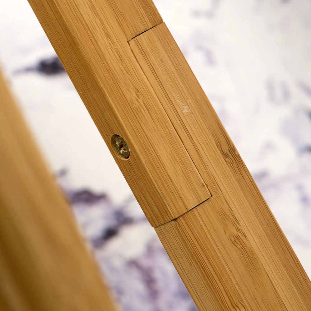 Candeeiro de Pé em Bambu e Linho Everest Estrutura de madeira clara com parafuso metálico