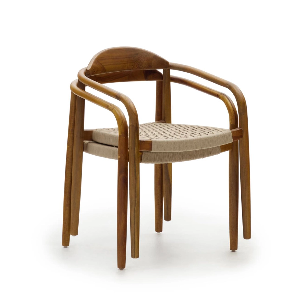 Cadeira com braços em nogueira e corda bege Mina Cadeira de madeira com assento bege e apoios de braços arredondados