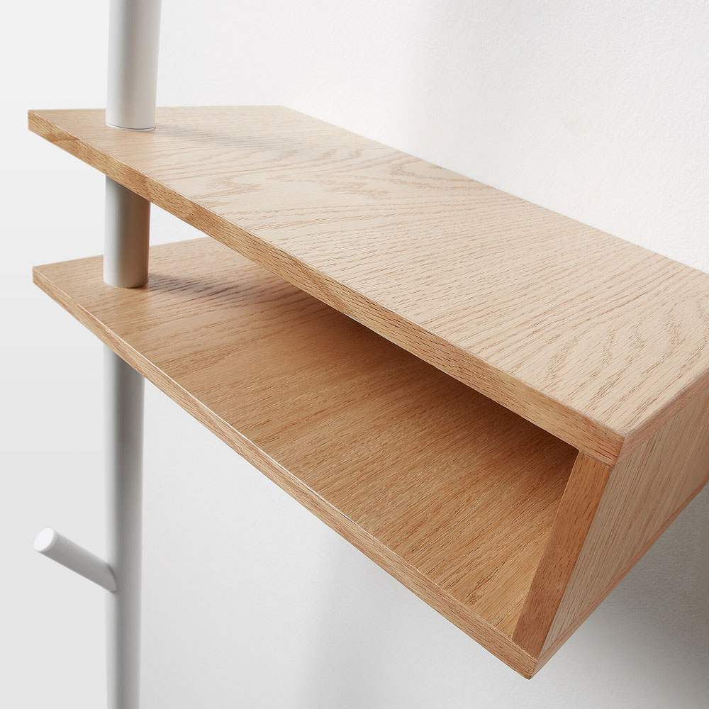 Cabide Ben, c/estante, madeira/metal, 40x175 Prateleira de madeira clara com estrutura metálica branca