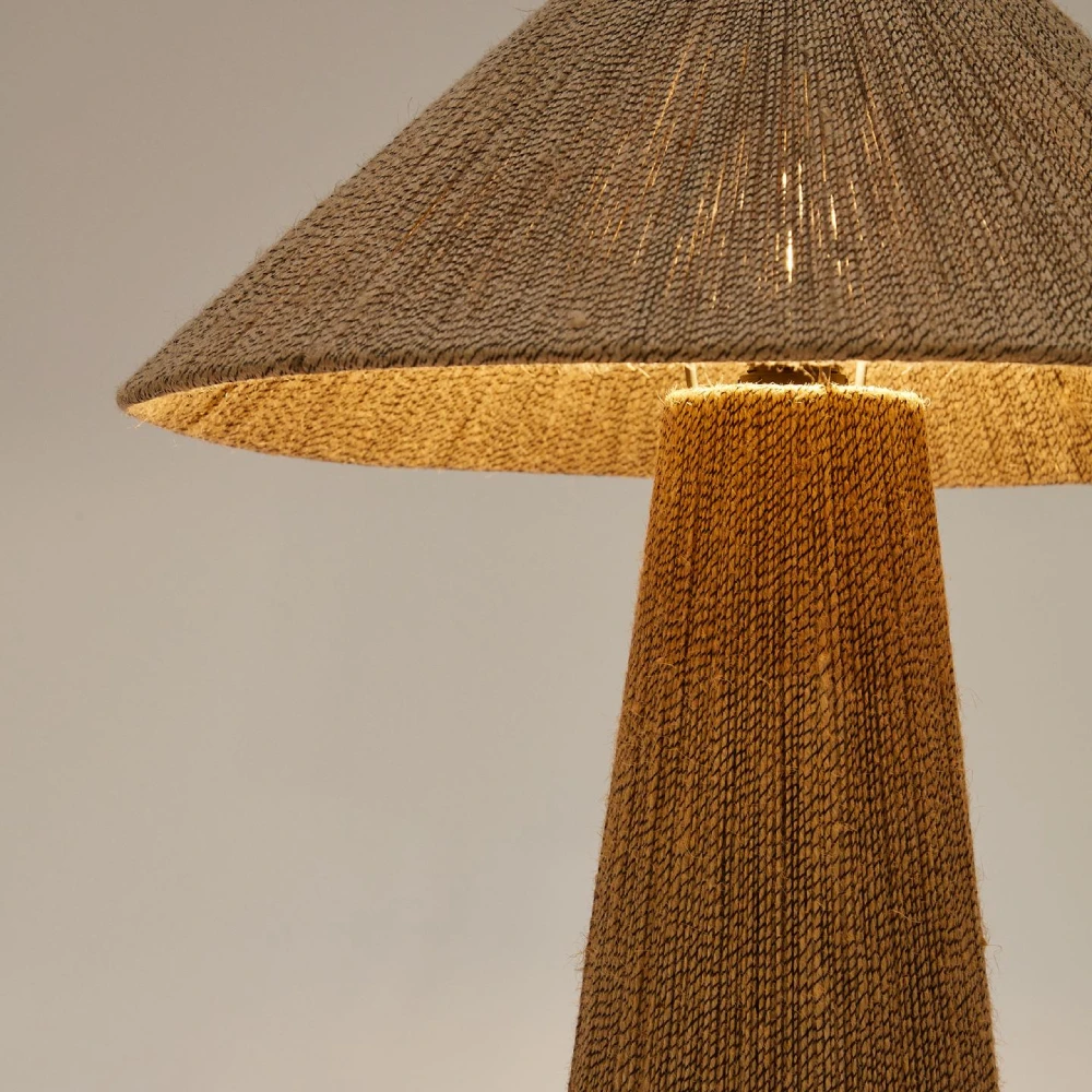 Candeeiro de Mesa em Juta Natural Renne Candeeiro de mesa trançado castanho iluminado