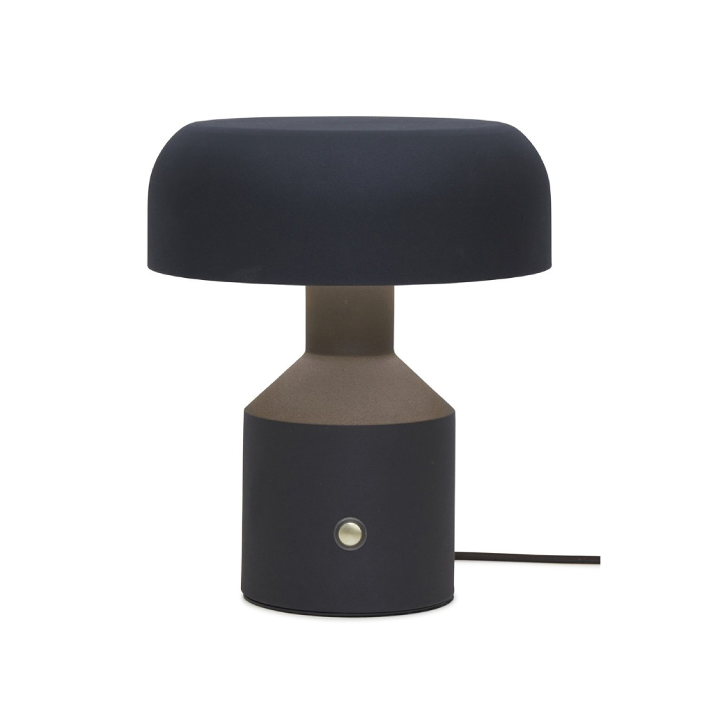 Candeeiro de Mesa em Metal Porto Lâmpada de mesa preta com cúpula arredondada e botão prateado na base