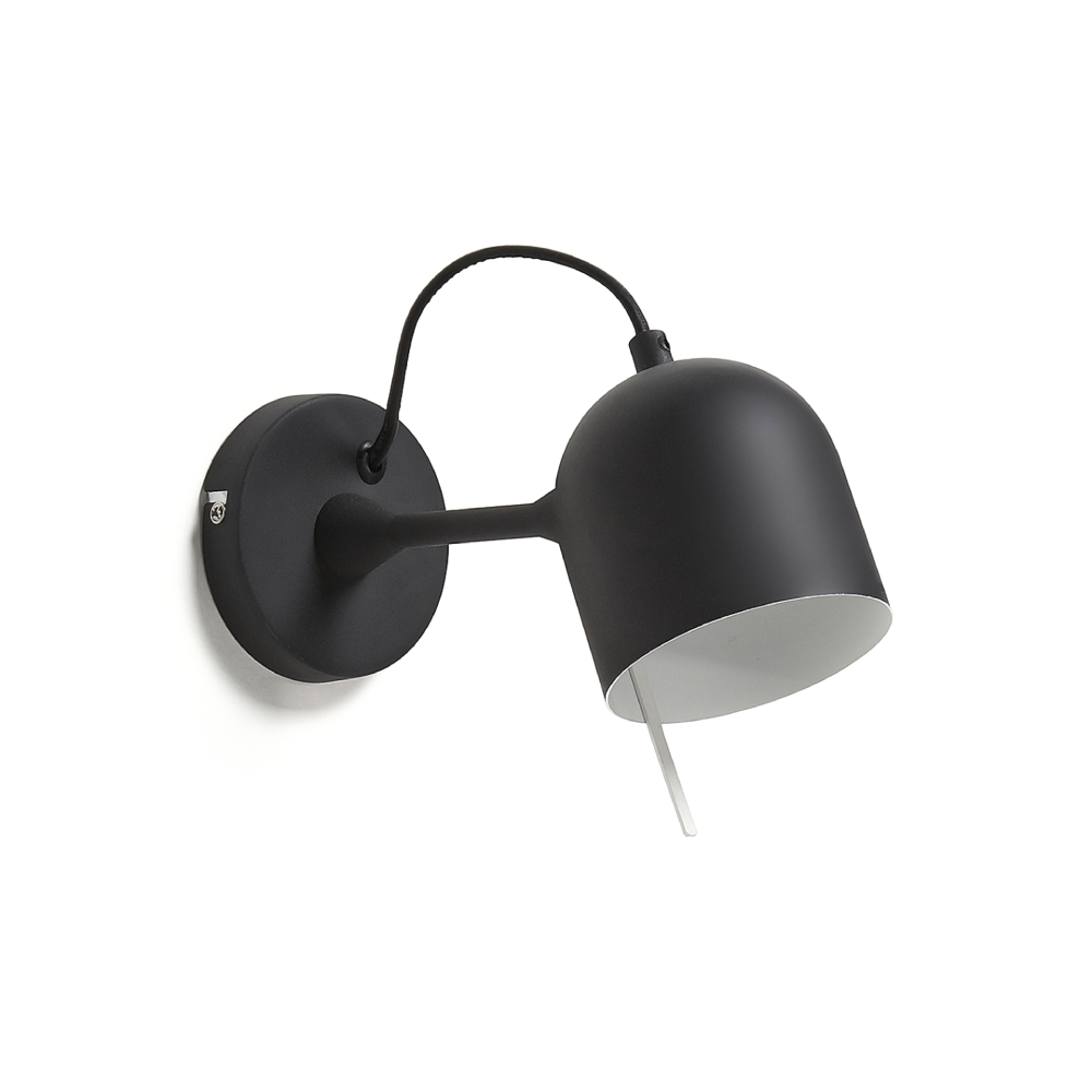 Aplique de Parede Regulável em Metal Lucy Candeeiro de parede preto com cúpula cónica e interior branco.