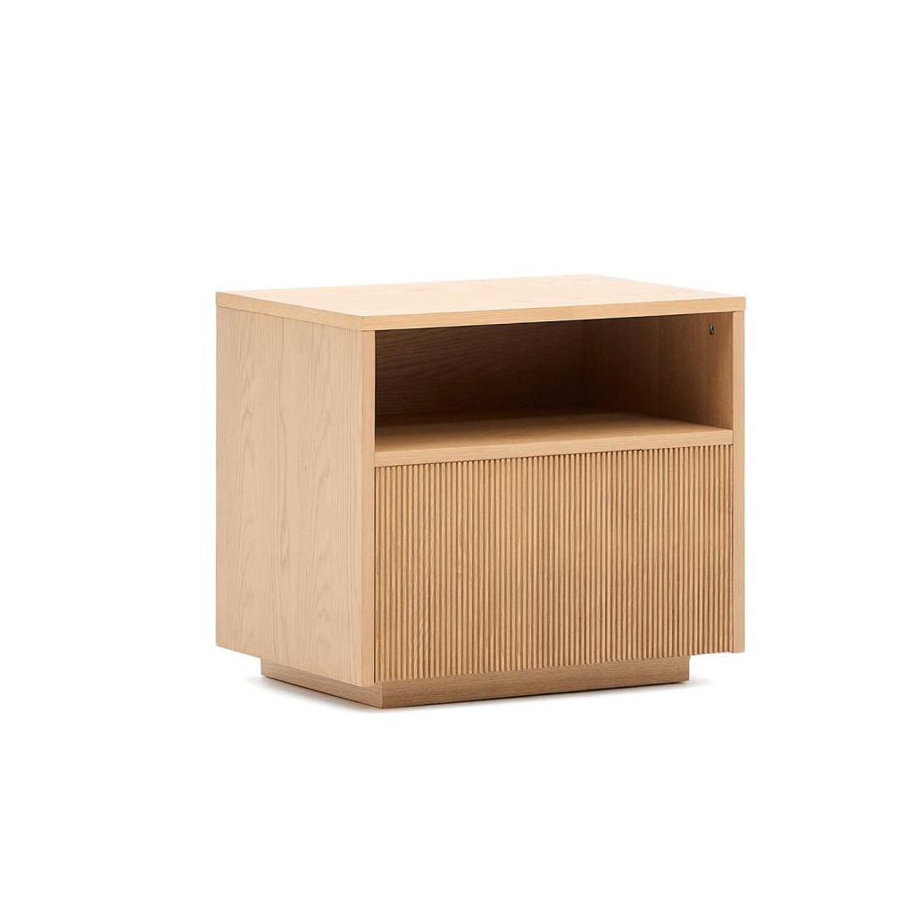 Mesa de cabeceira Helvi, madeira carvalho, 60x52 Móvel cúbico em madeira clara com porta com padrão ranhurado e compartimento aberto