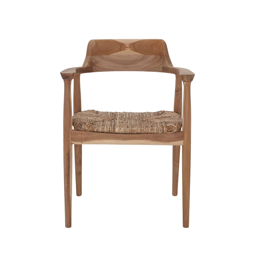 Cadeira com braços madeira teca e fibras naturais Mandalay Cadeira de madeira com assento trançado em fundo branco