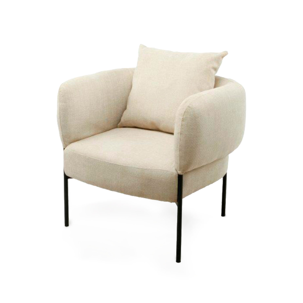 Cadeirão com braços estofado Agadir Poltrona bege com almofada e pernas pretas