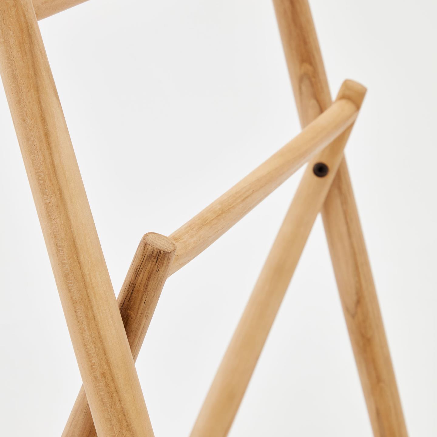 Toalheiro Roxa, madeira teca, 50x96 Estrutura de madeira clara com parafuso preto em fundo branco