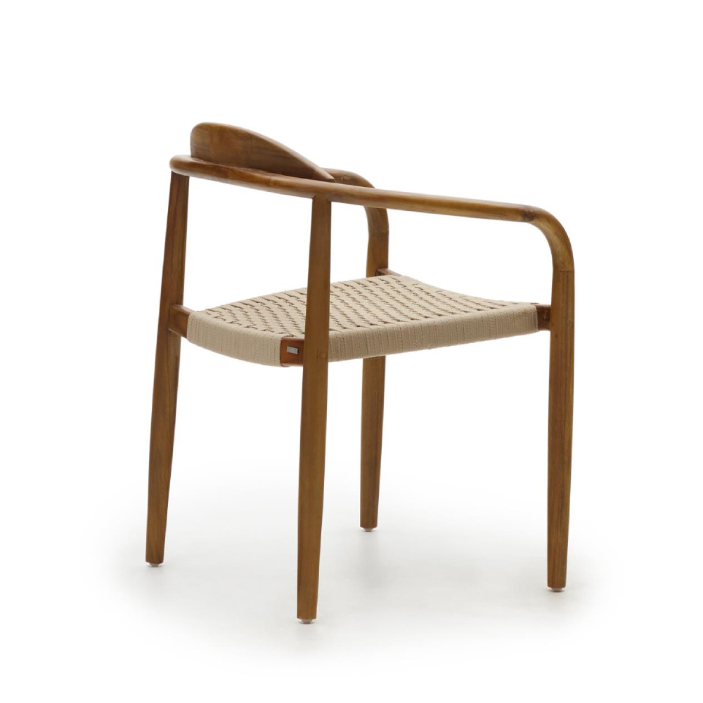 Cadeira com braços em nogueira e corda bege Mina Cadeira de madeira com assento tecido bege e encosto castanho