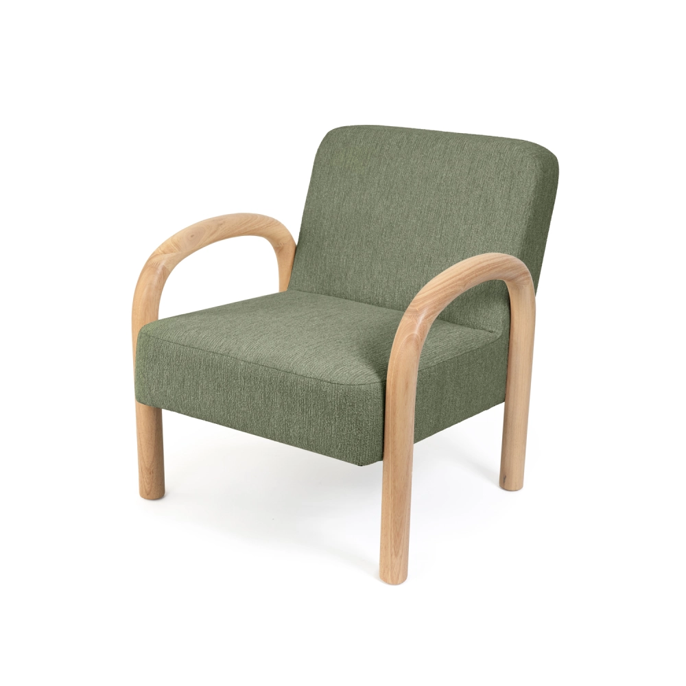 Cadeirão com braços madeira estofado Dorothy Cadeira estofada verde com apoios de braços em madeira clara