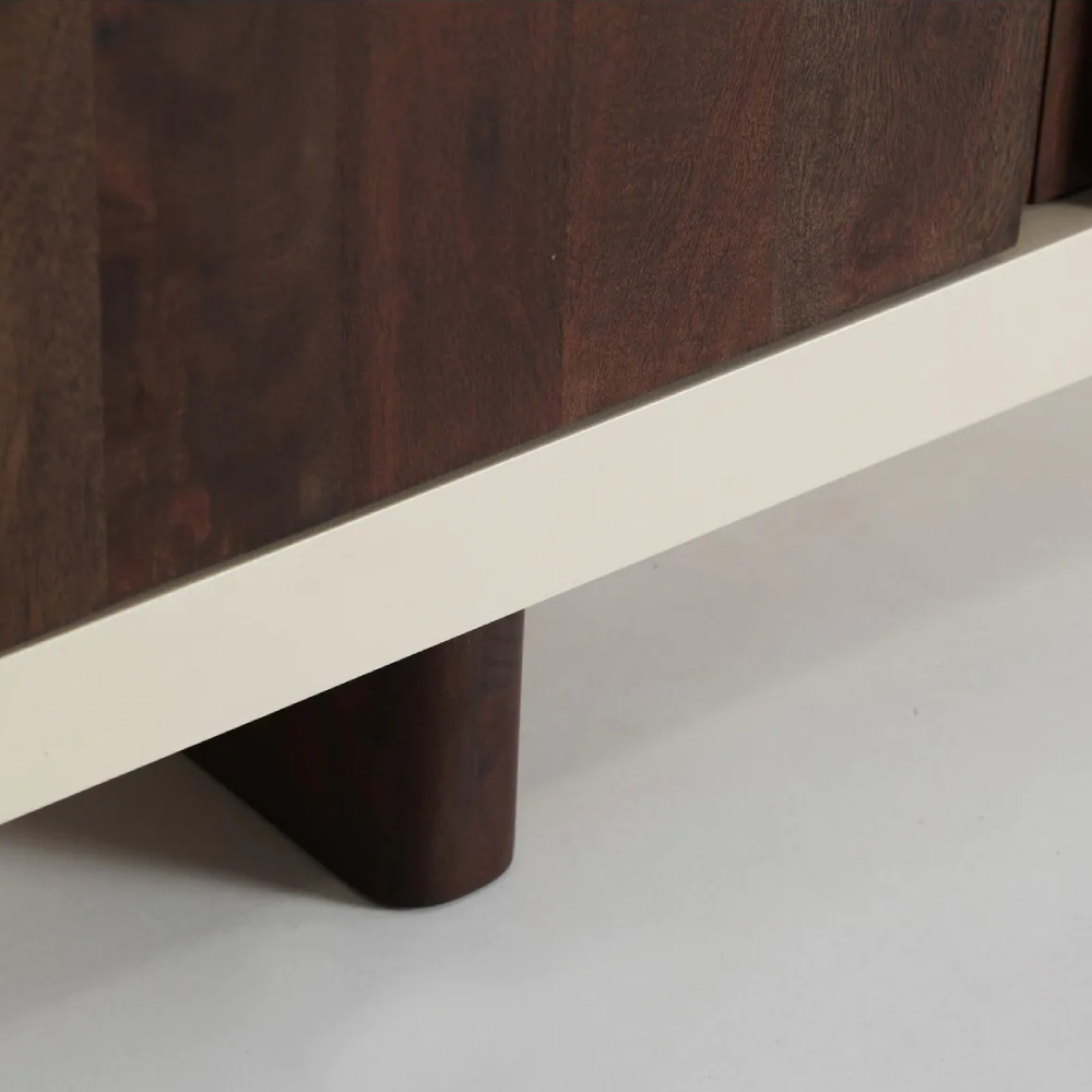 Móvel TV em madeira de acácia off-white Glaris 180x50 Base de móvel branco com pernas de madeira escura