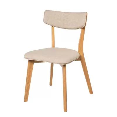 Cadeira de madeira com estofado bege