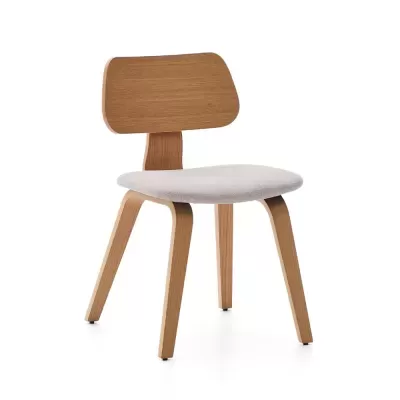 Cadeira em madeira clara com assento estofado branco