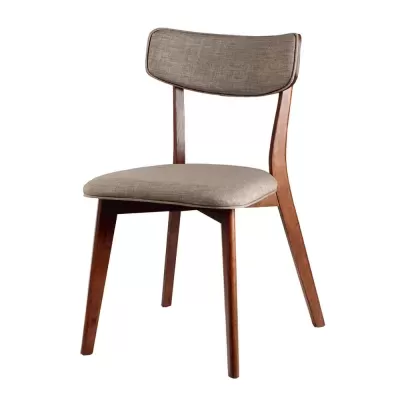 Cadeira em madeira castanha com assento e encosto estofados cinza