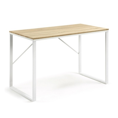 Mesa retangular com tampo em madeira clara e estrutura metálica branca