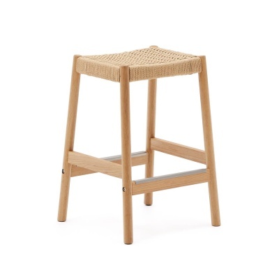 Banco alto de madeira com assento trançado de corda