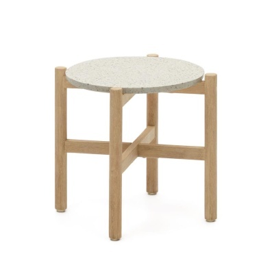 Mesa pequena com tampo redondo cinzento e estrutura em madeira clara