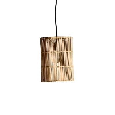 Candeeiro suspenso de vime natural com lâmpada visível