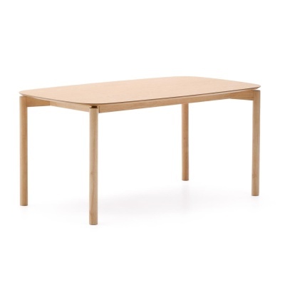 Mesa de jantar retangular em madeira clara com tampo liso e quatro pernas simples