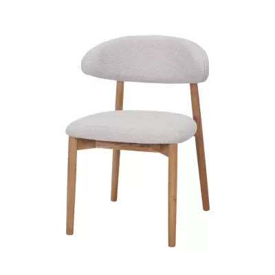 Cadeira de madeira clara com assento e encosto estofados cinzentos