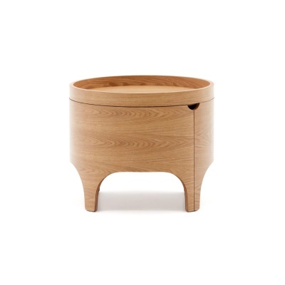 Mesa de apoio redonda em madeira clara com textura visível