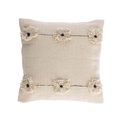 Almofada bege claro com flores de lã felpuda e linhas pretas