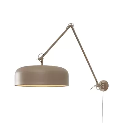 Candeeiro de parede metálico bege com braço articulado e cúpula arredondada