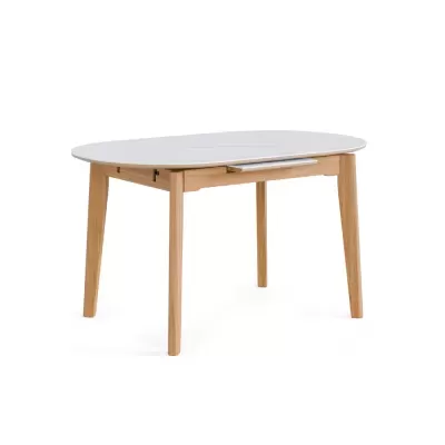 Mesa de centro oval com tampo branco e pernas de madeira clara