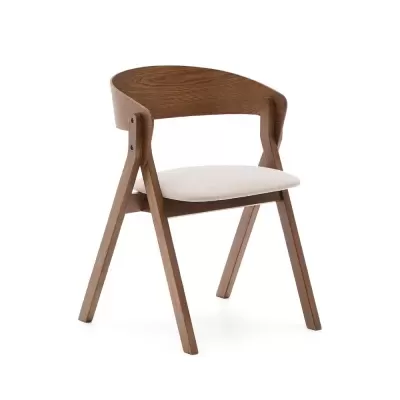 Cadeira de madeira castanha com assento branco e encosto curvo