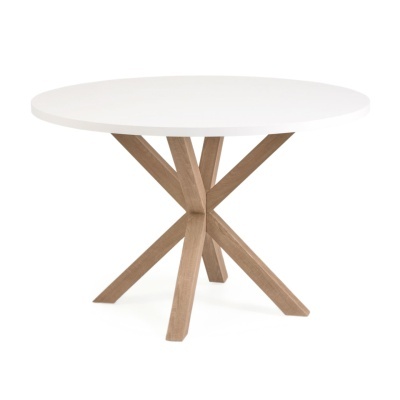 Mesa redonda com tampo branco e base de madeira cruzada