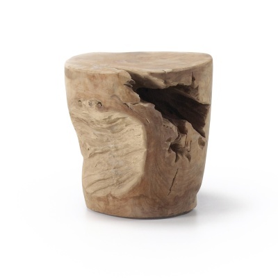 Banco ou tamborete rústico de madeira natural com cavidade