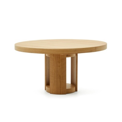 Mesa redonda de madeira clara com base sólida e fundo branco