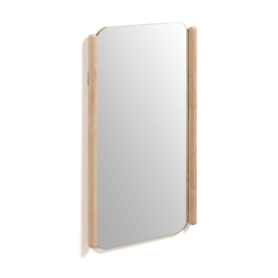 Espelho retangular com bordas arredondadas e moldura de madeira clara