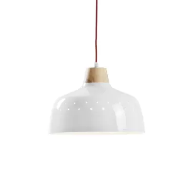 Candeeiro suspenso branco com suporte em madeira e fio vermelho