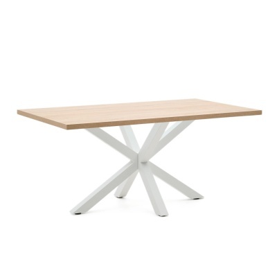 Mesa de jantar retangular com tampo de madeira e base branca cruzada